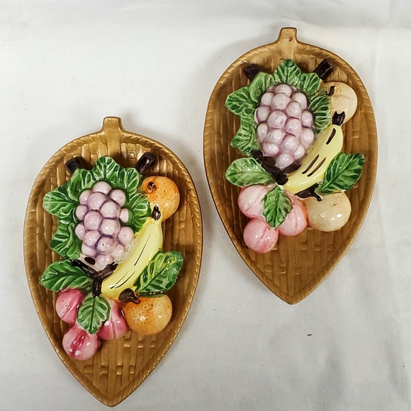 Vintage 60's 2D ceramic fruit set of 2 hand painted wall decor - Picture 1 of 7
